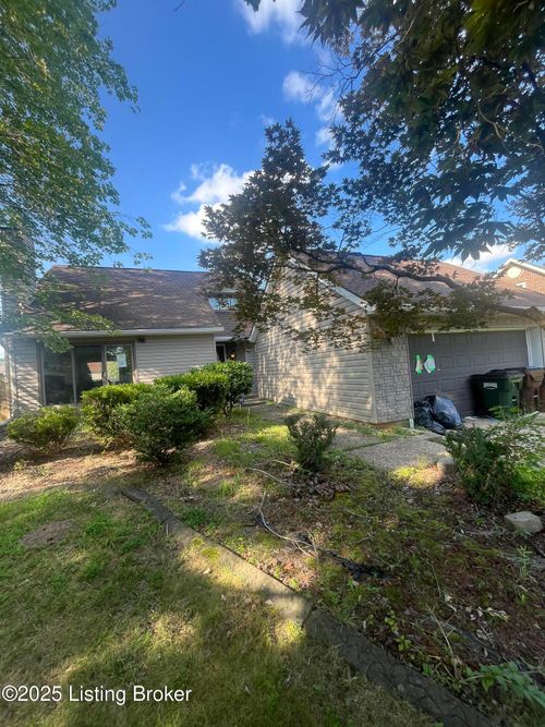 7907 Apple Valley Dr, Louisville, KY, 40228-1719 | Card Image