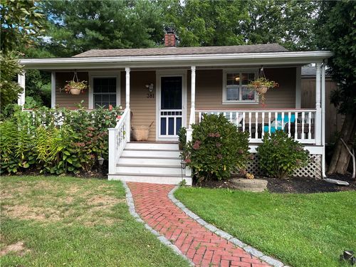 381 3rd Beach Rd, Middletown, RI, 02842-5738 | Card Image