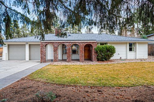 2154 Ne Shepard Rd, Bend, OR, 97701-3952 | Card Image