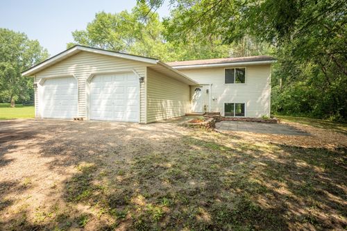 1004 Thomas Dr Ne, Alexandria, MN, 56308-8547 | Card Image