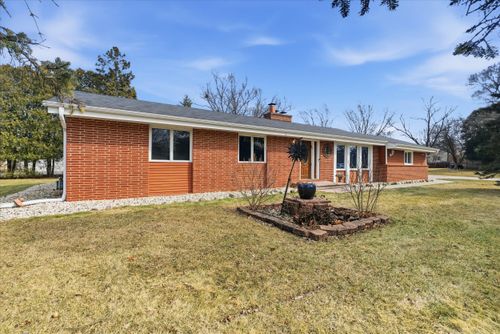 12652 N River Forest Cir, Mequon, WI, 53092-2538 | Card Image