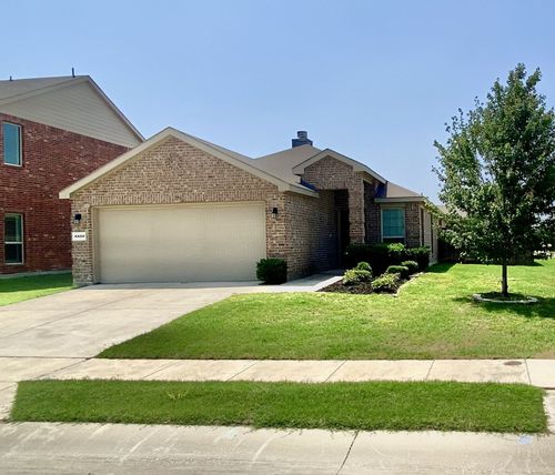 8800 Deadwood Ln, Aubrey, TX, 76227-1632 | Card Image