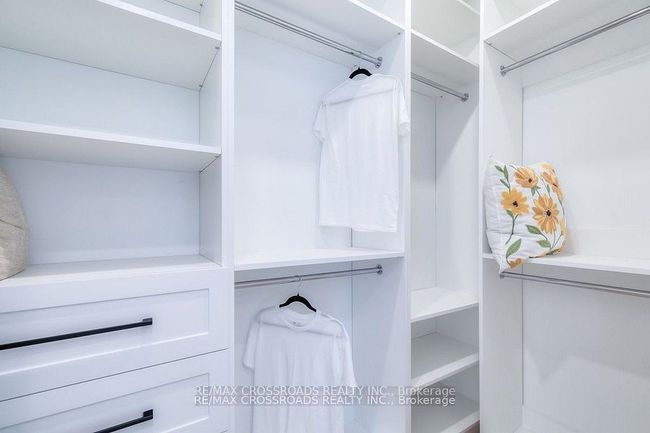 696 Hillview Cres, House other with 6 bedrooms, 5 bathrooms and 10 parking in Pickering ON | Image 22