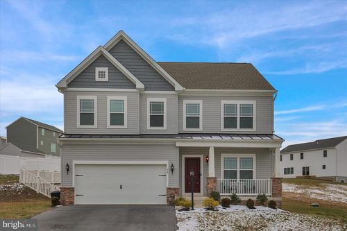 90 Thoroughbred Dr, YORK HAVEN, PA, 17370-8933 | Card Image