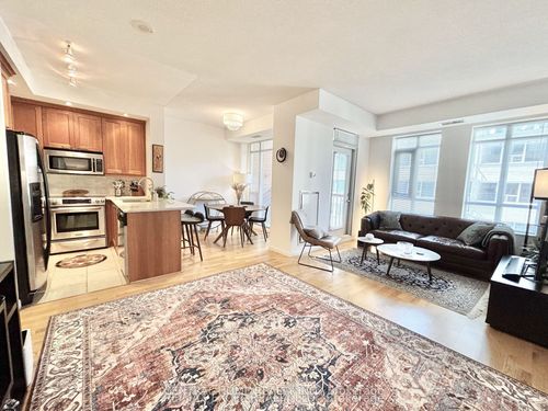 426-900 Mount Pleasant Rd, Toronto, ON, M4P3J9 | Card Image