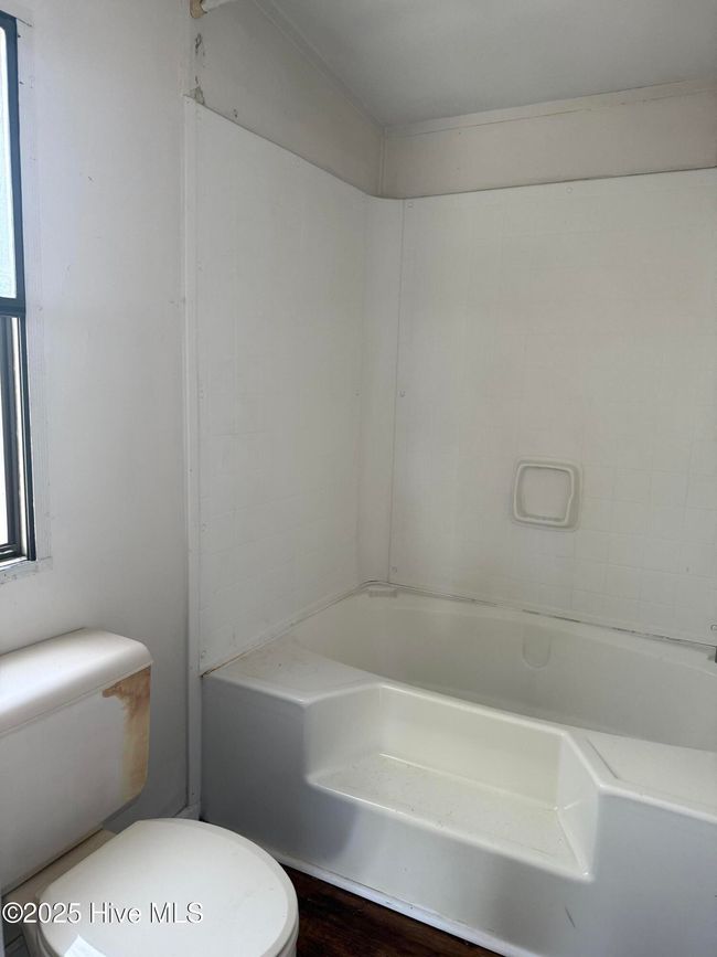 108 N Queens St, House other with 3 bedrooms, 2 bathrooms and null parking in Hubert NC | Image 12
