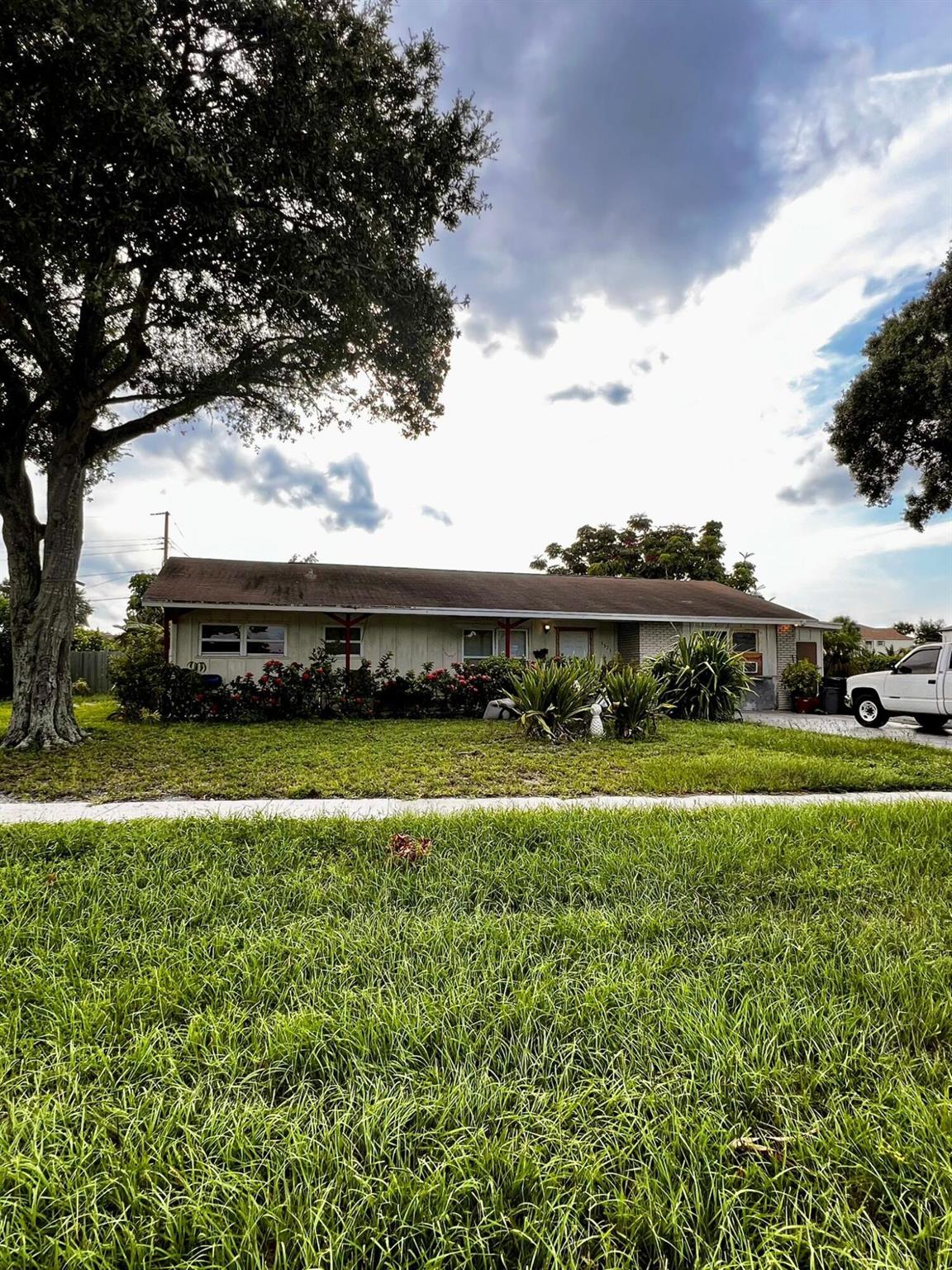 Kudza Rd, West Palm Beach, FL 33415