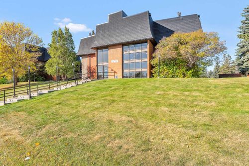 2106-4001B 49 St Nw, Calgary, AB, T3A2C9 | Card Image