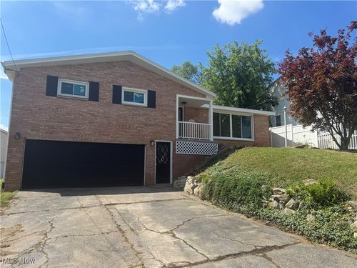300 Beechwood Blvd, Wintersville, OH, 43953-3824 | Card Image