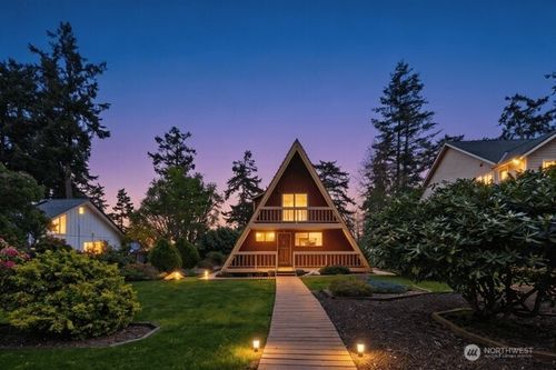 595 Race Road, Coupeville, WA, 98239 | Card Image