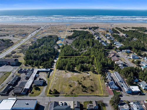 301 Ocean Beach Blvd N, Long Beach, WA, 98631-3977 | Card Image