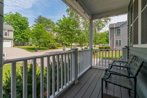 5 Lowther Pl, Nashua, NH, 03062-1381 | Card Image