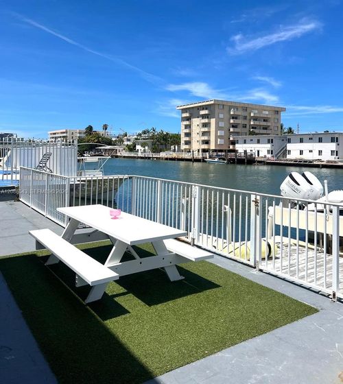 2-8271 Crespi Blvd, Miami Beach, FL, 33141-1320 | Card Image
