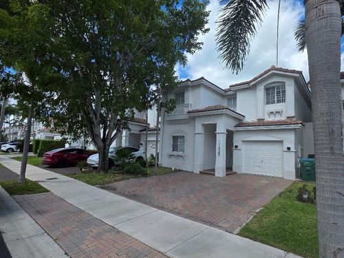 11525 Nw 71st St, Doral, FL, 33178-5546 | Card Image