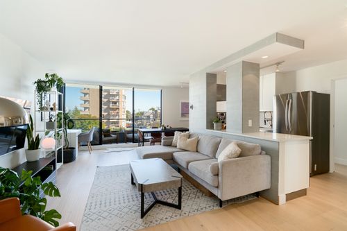 304-2370 W 2nd Ave, Vancouver, BC, V6K1J2 | Card Image