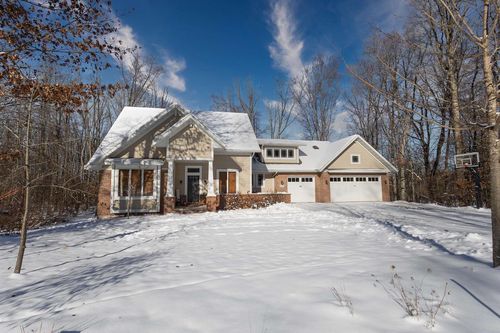 N1499 Forest Glen Drive, Greenville, WI, 54942 | Card Image
