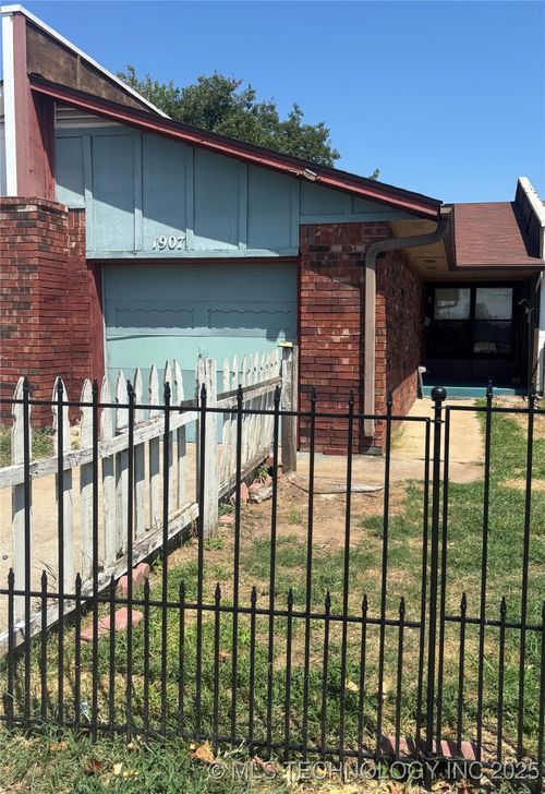 1907 Southwest Blvd, Tulsa, OK, 74107-1715 | Card Image