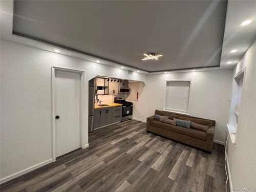 59 Laurel Pl, Yonkers, NY, 10704-3140 | Card Image