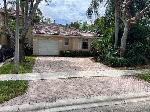 8936 Nw 53rd Ct, Sunrise, FL, 33351-7760 | Card Image