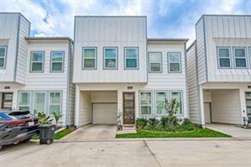 9015 Lonestar Creekbend Ln, Houston, TX, 77080-2108 | Card Image