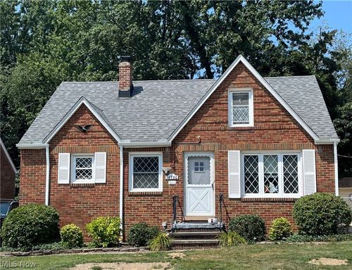 14730 Orchard Park Ave, Cleveland, OH, 44111-2149 | Card Image