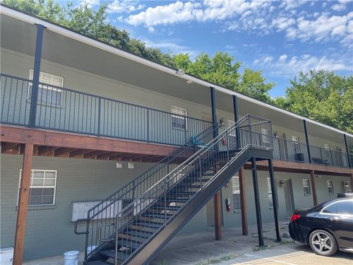 884 W Holly St, Fayetteville, AR, 72703-1614 | Card Image