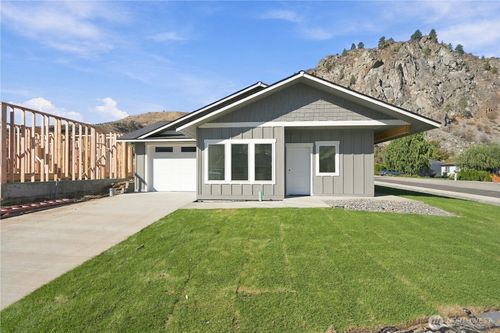 14898 Red Delicious St, Entiat, WA, 98822-9807 | Card Image