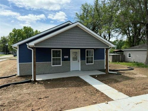 902 Morgan St, Saint Joseph, MO, 64504-2445 | Card Image