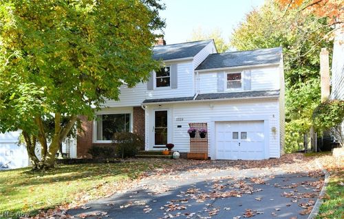 1528 Lyndhurst Rd, Lyndhurst, OH, 44124-2858 | Card Image