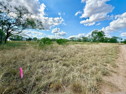 19672 Ballard Rd, Elmendorf, TX, 78112-9802 | Card Image