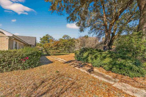 2933 Breckenridge Dr, Pensacola, FL, 32526-2902 | Card Image