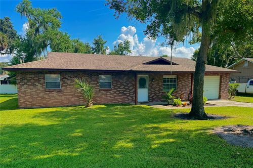 18 E Bay Ave, YALAHA, FL, 34797-3050 | Card Image