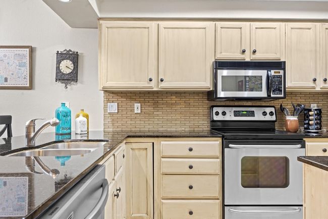 APT-3207 - 3404 American Dr, Condo with 2 bedrooms, 2 bathrooms and null parking in Lago Vista TX | Image 6