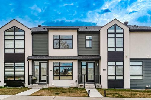 2308 20 St Nw, Calgary, AB, T2M4W8 | Card Image