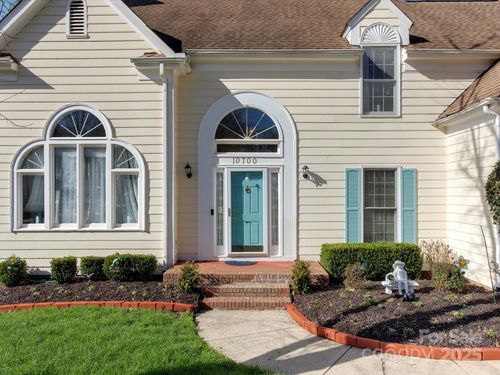 10700 Summitt Tree Ct, Charlotte, NC, 28277-0111 | Card Image
