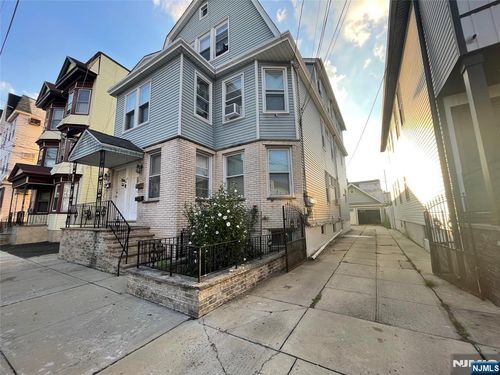 13 Windsor St, Kearny, NJ, 07032-2091 | Card Image