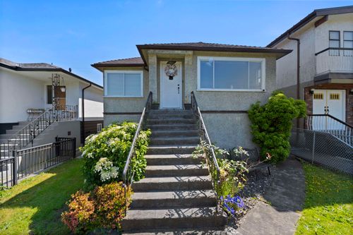 2550 Parker St, Vancouver, BC, V5K2T3 | Card Image