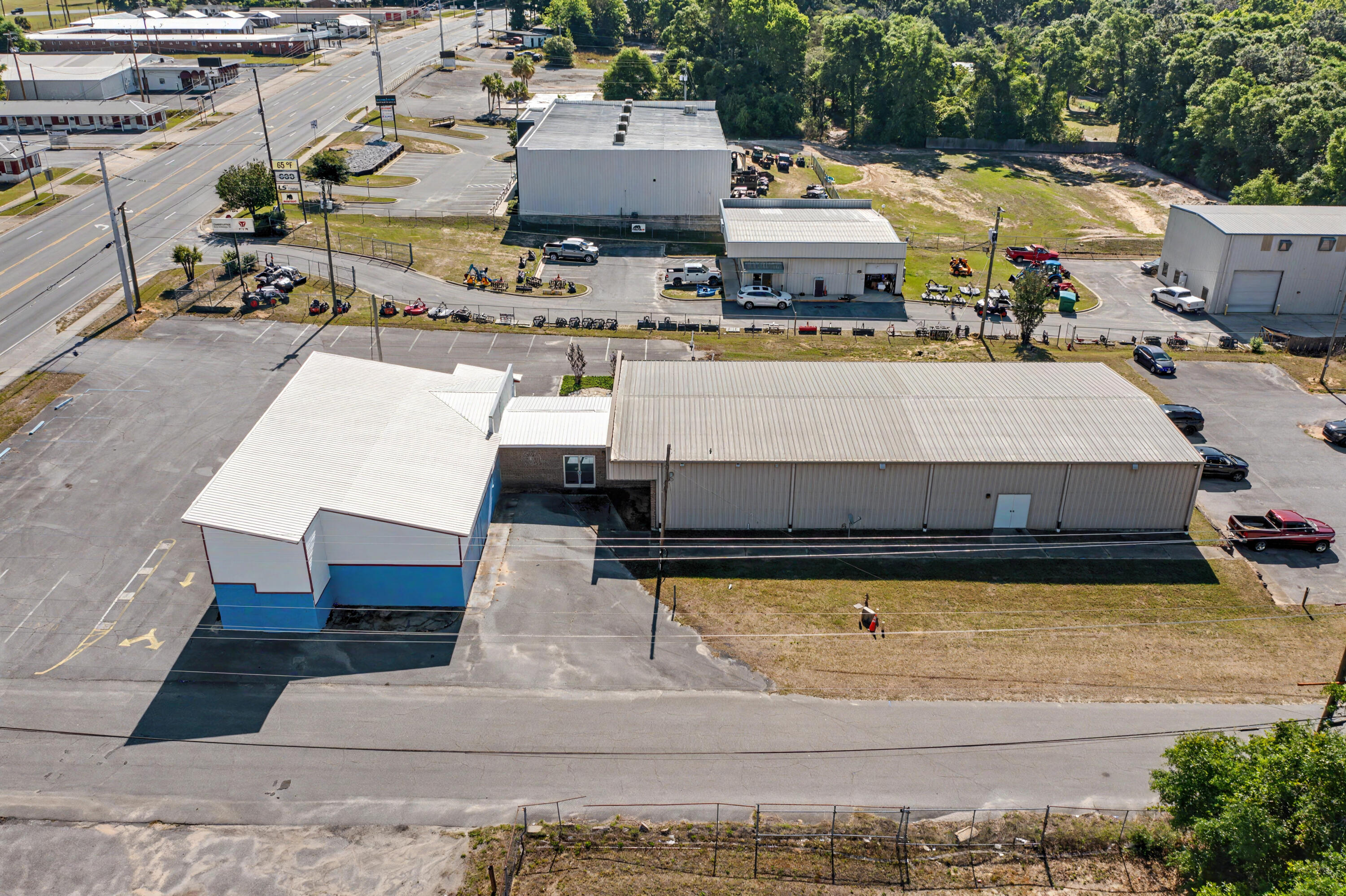 699 W James Lee Blvd, Crestview, FL 32539