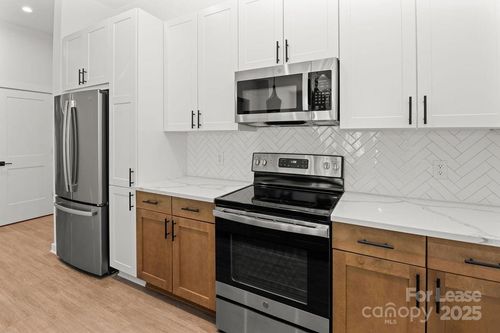 a5-1711 Commonwealth Ave, Charlotte, NC, 28205-0005 | Card Image