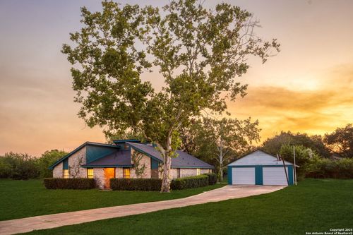 14029 Heather Gln, Lytle, TX, 78052-9633 | Card Image