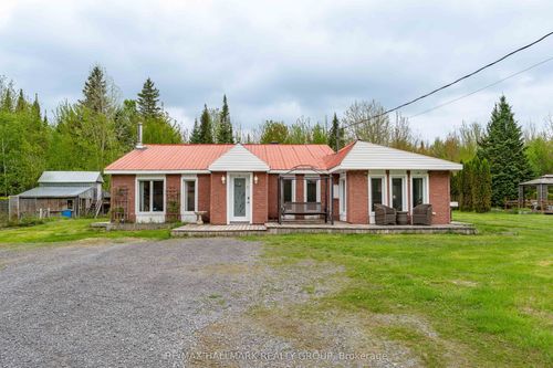 5786 County Rd 17, Plantagenet, ON, K0B1L0 | Card Image