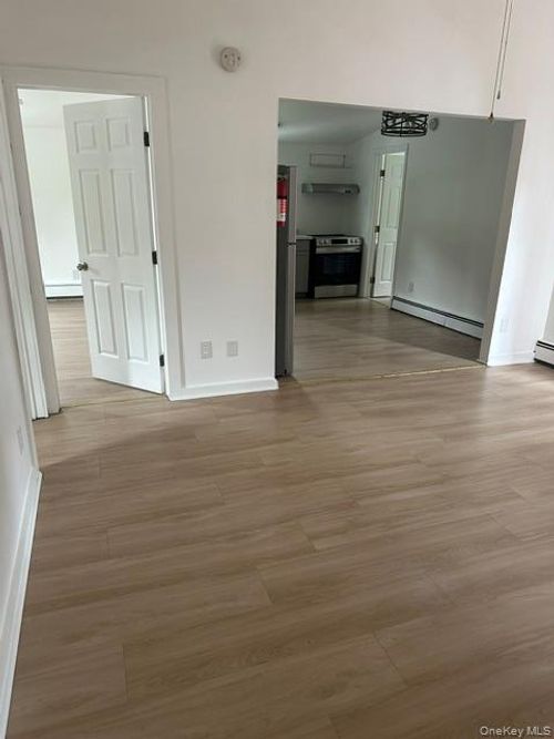 2-top-floor-657 South St, Newburgh, NY, 12550-4176 | Card Image