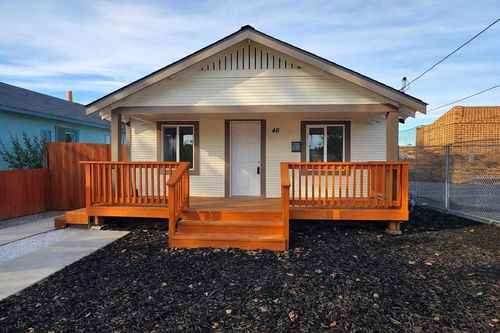 46 South St, Hollister, CA, 95023-4924 | Card Image