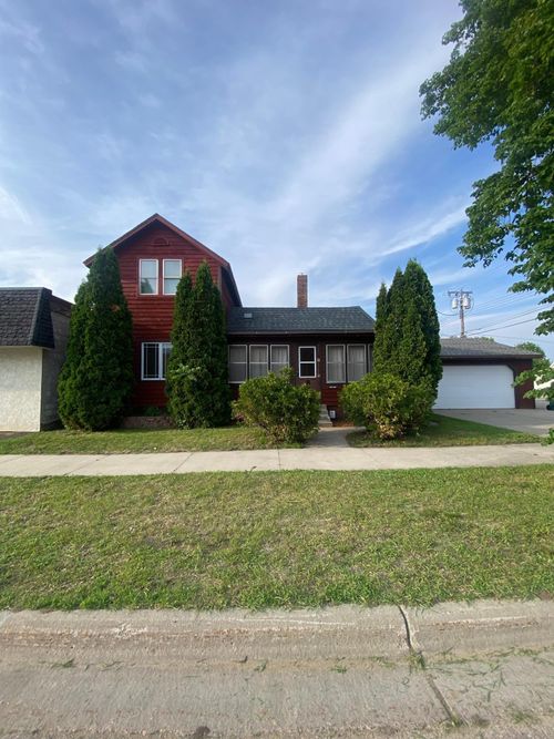 8 Dayton Ave Se, Wadena, MN, 56482-1526 | Card Image