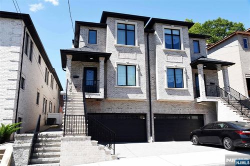 104 Sunset Pl, Palisades Park, NJ, 07650-1927 | Card Image