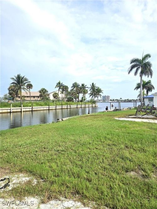 865 Oak St, Fort Myers Beach, FL, 33931-2927 | Card Image