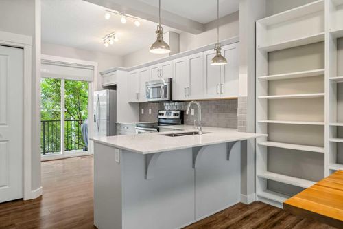 203-355 Nolancrest Hts Nw, Calgary, AB, T3R0Z9 | Card Image