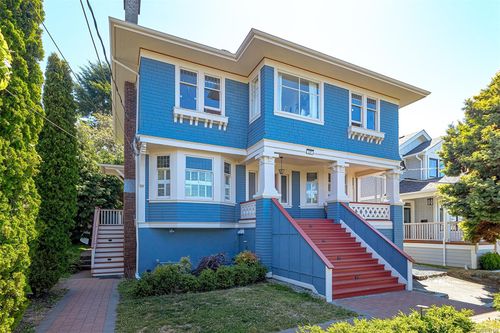 337 Moss St, Victoria, BC, V8V4M9 | Card Image