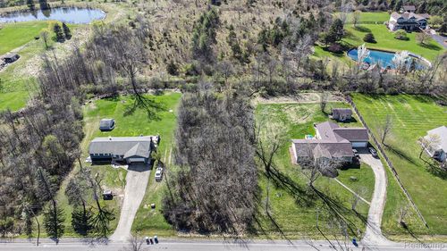 1182 S Morrish Rd, Flint, MI, 48532-3034 | Card Image