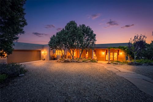 15 Vista La Esperanza, Santa Fe, NM, 87506-7941 | Card Image